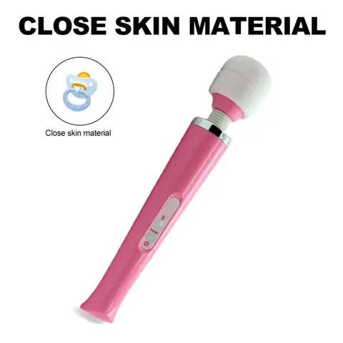 Жалаңаш Aletta Ocean ыстық ваннада отырғанда үлкен әтешті сорып алады.