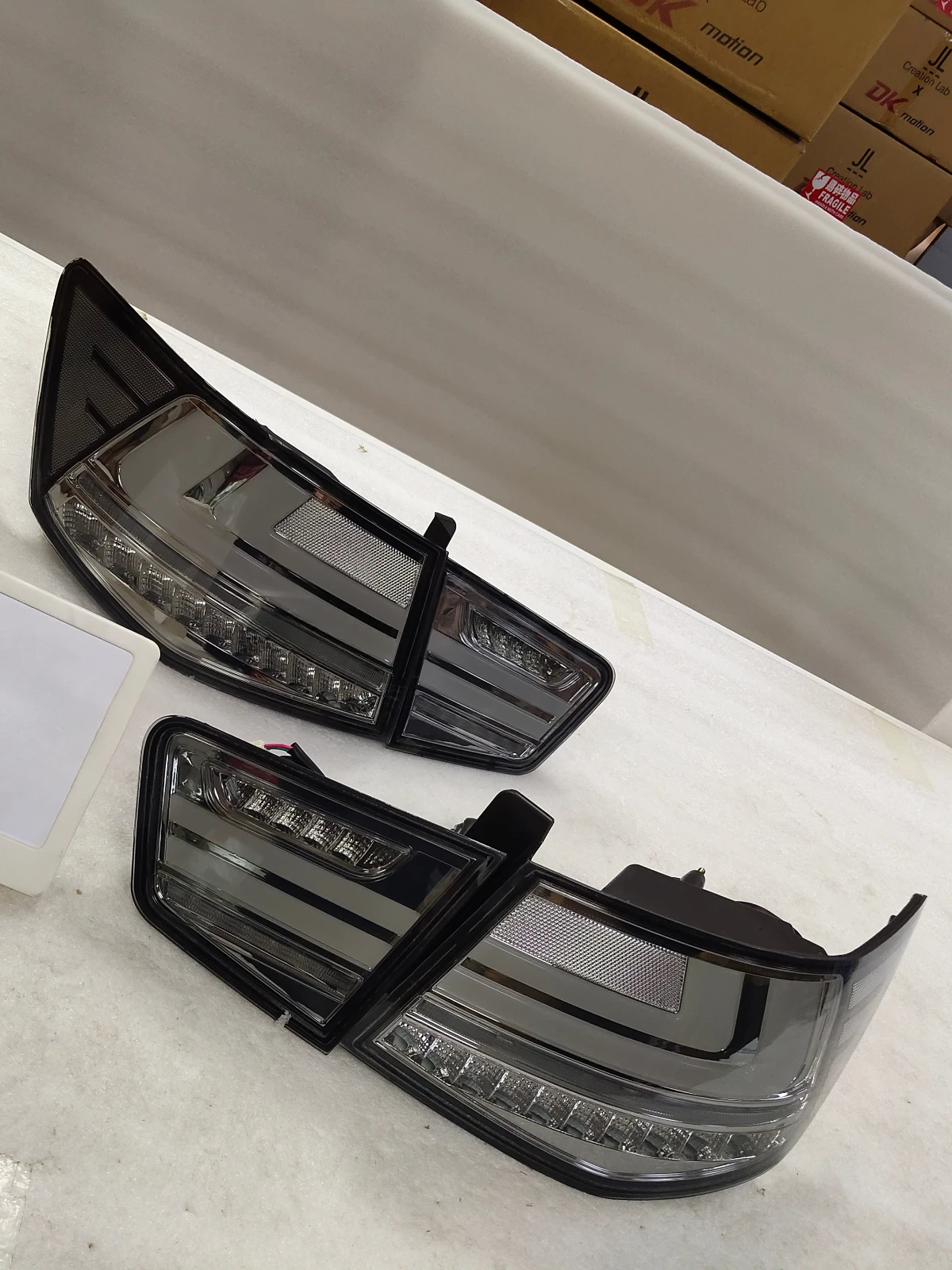 

For KIA Cerato Forte Sedan LED Tail Lamp 2009- 2013 year Smoke Color WHV3