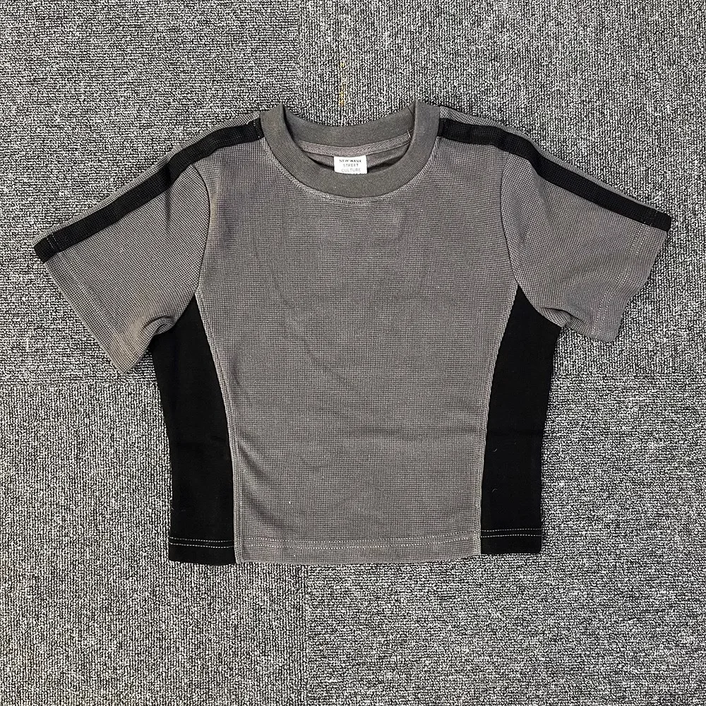 Женская однотонная футболка в готическом стиле