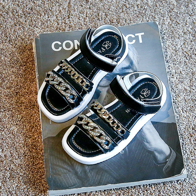 

Детские сандалии для девочек, пляжные сандалии среднего и большого размера, Новинка лета 2022, Классическая обувь с металлическими цепочками,...