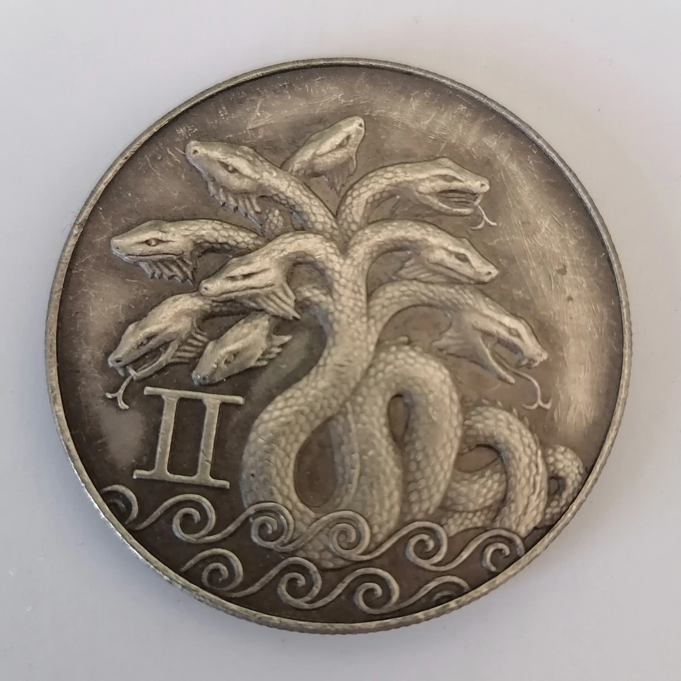 

38mm Hydra Pattern Fine Hand Polished Wishing Coin Magic Prop Lucky Coin Birthday Gift Home Decoration Collectibles