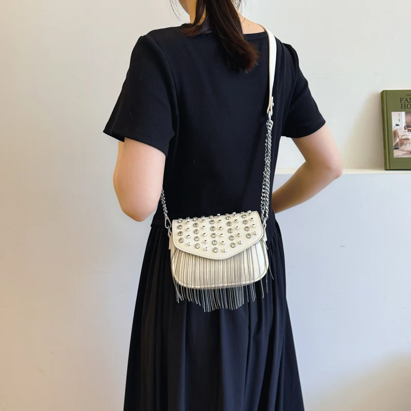 Модная красная женская сумка через плечо Setchaya с подушкой безопасности и цепочкой