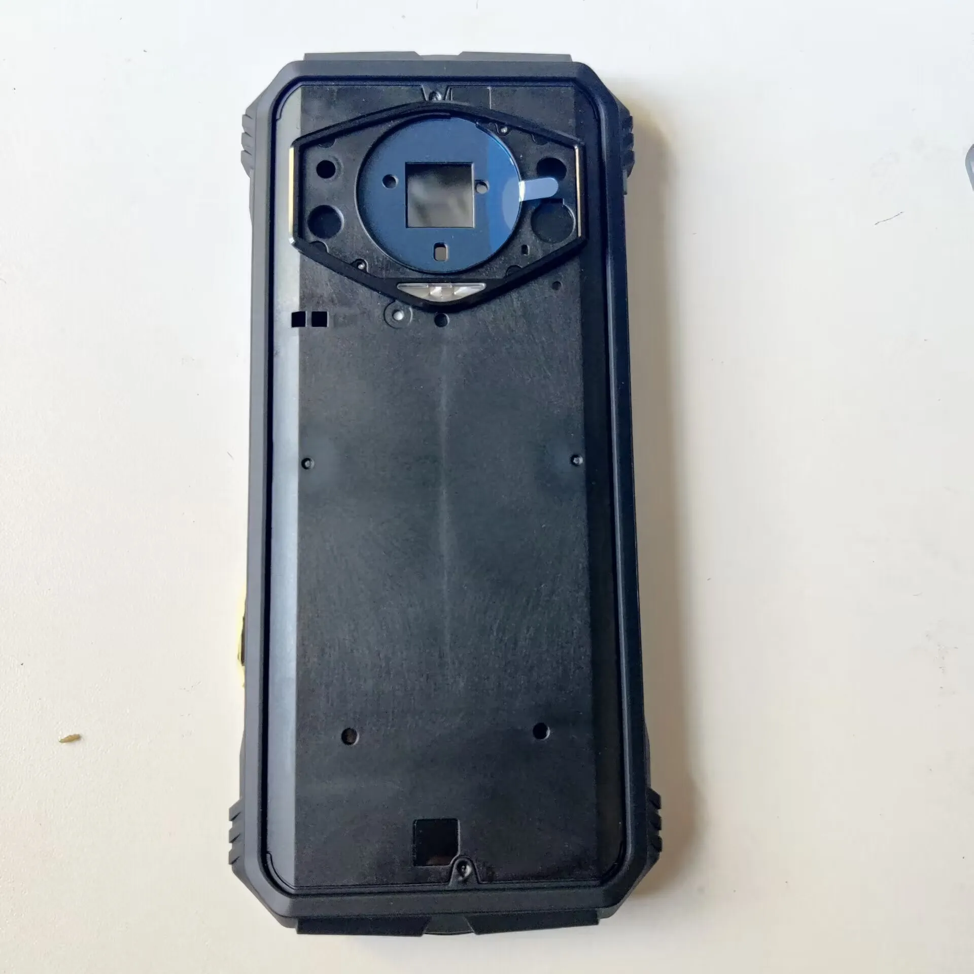 Фото Новый задний корпус-крышка для мобильного телефона Doogee S Cyber с динамиком и кнопкой-приемником (замена) №2