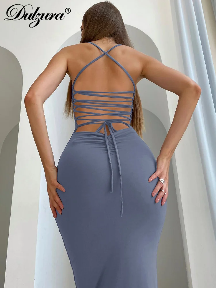 Женское платье-макси с открытой спиной