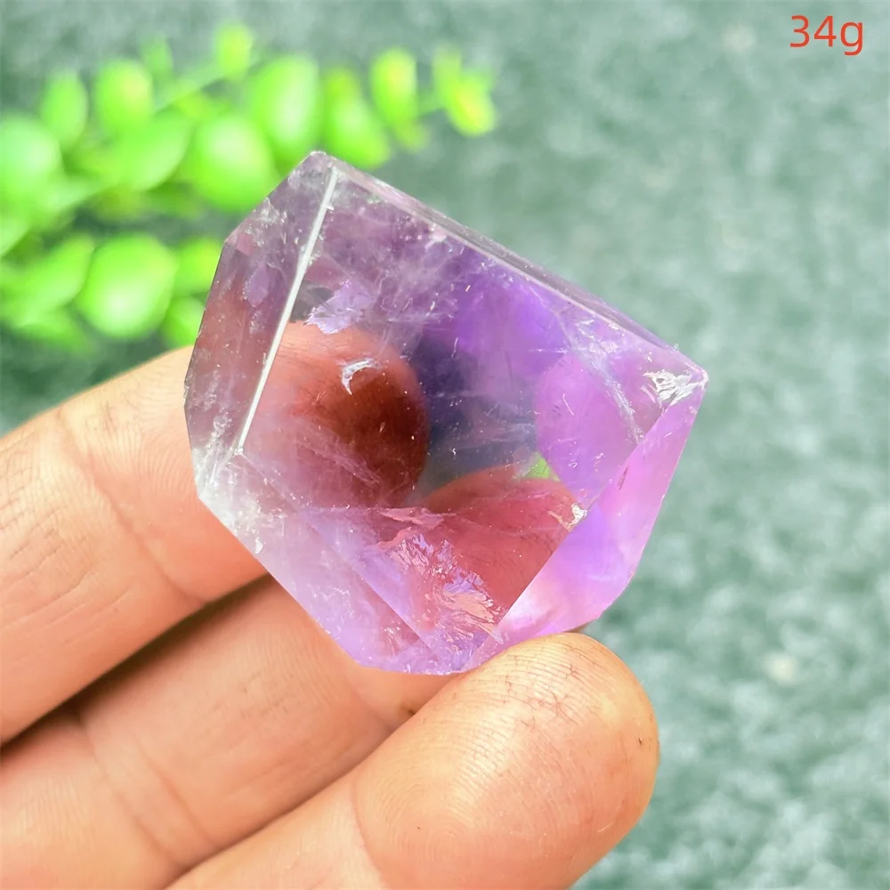 

Прозрачный геометрический аметист