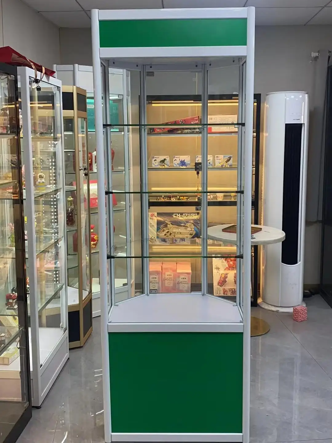 Витрина Банковская витрина Косметический шкаф Lego Игрушечная модель Gundam