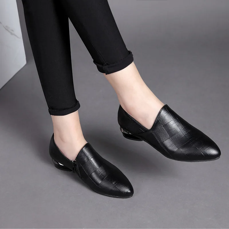 

Spring Woman Pointed Toe Shoes Casual Slip on Flats Classic Female Checkered PU Leather Loafers Ladies Shoes