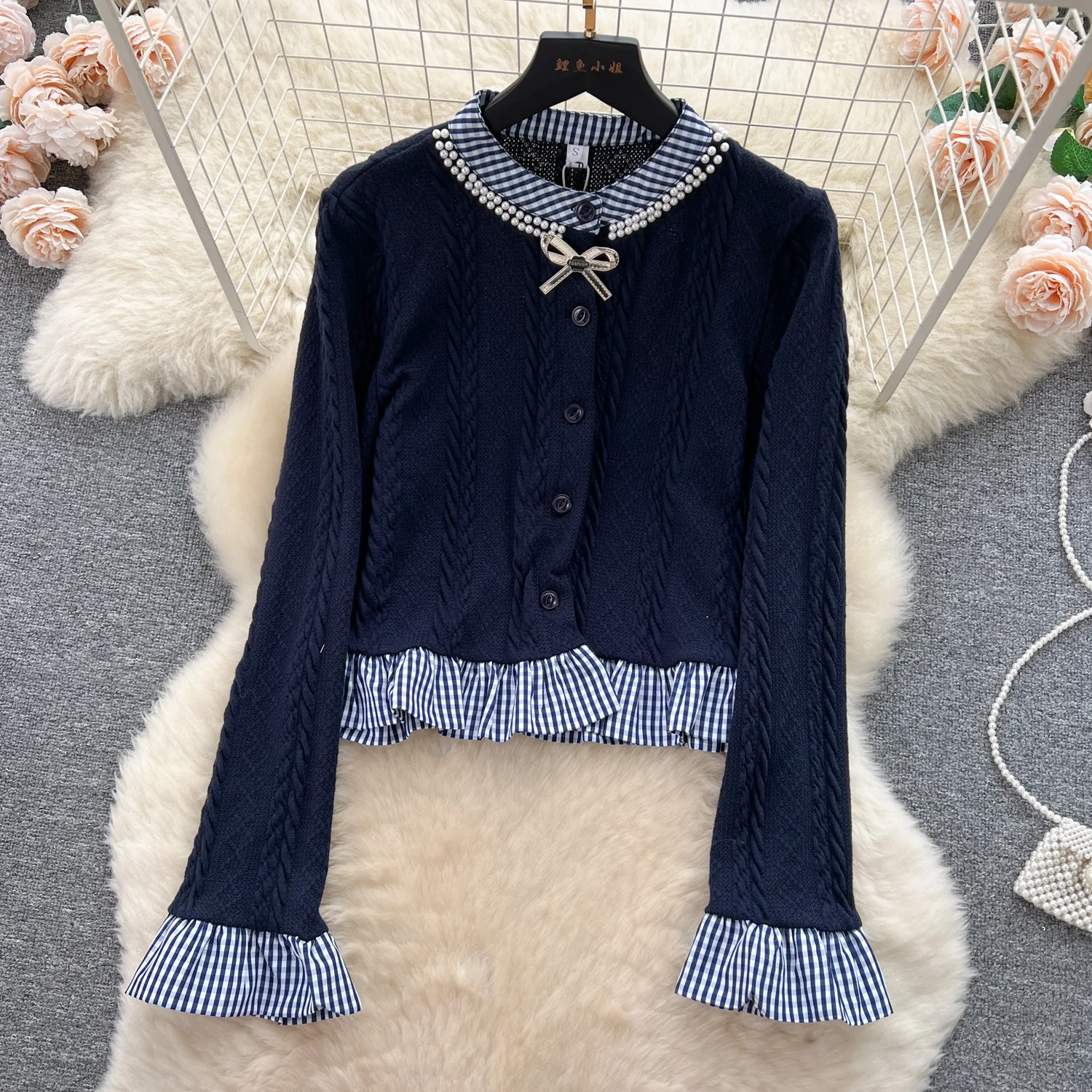 Женский трикотажный костюм из свитера и прямой юбки комплект двух предметов в