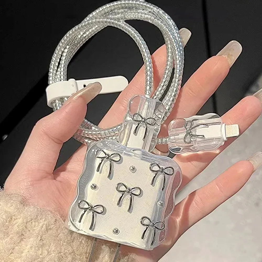 Милый прозрачный 3D-бантик с жемчужной волнистой каймой эпоксидная смола