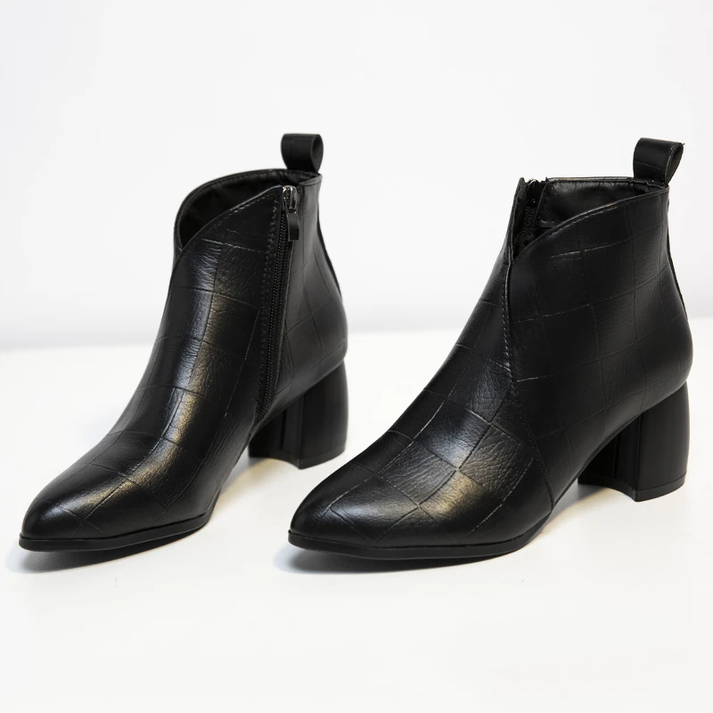 

Новинка 2022, кожаные женские ботильоны на высоком каблуке с острым носком, женские ботинки на молнии, женские высокие ботинки, женские ботинк...