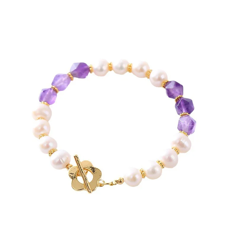 Женский браслет с натуральным пресноводным жемчугом и фиолетовыми кристаллами