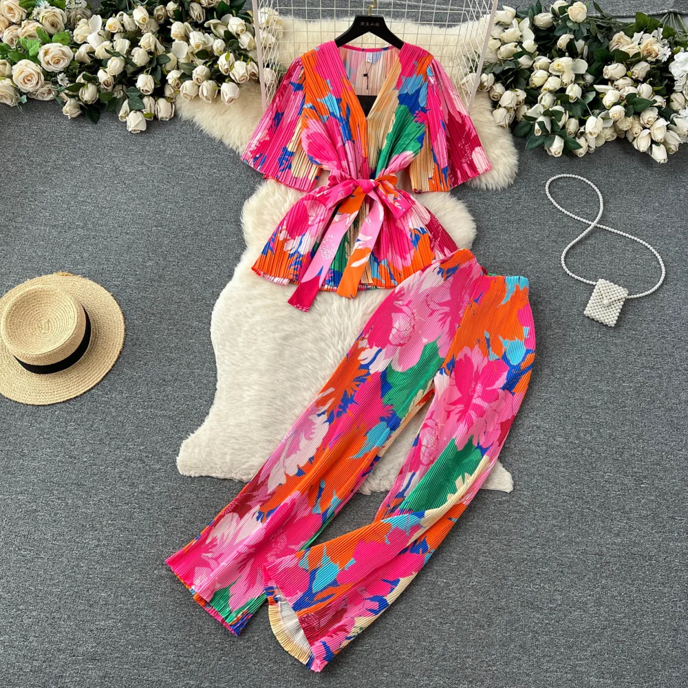 

Fashion Pleated Print Pants And Top Set For Women V-neck Short Sleeve Top And High Waist Wide Leg Pants 2 Piece Set Summer
