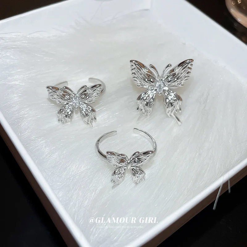 

2023 Trendy Shiny Zircon Butterfly Copper Open Rings for Women Ladies Luxury Temperament Sliver Rings Sweet Chic Jewelry Gift