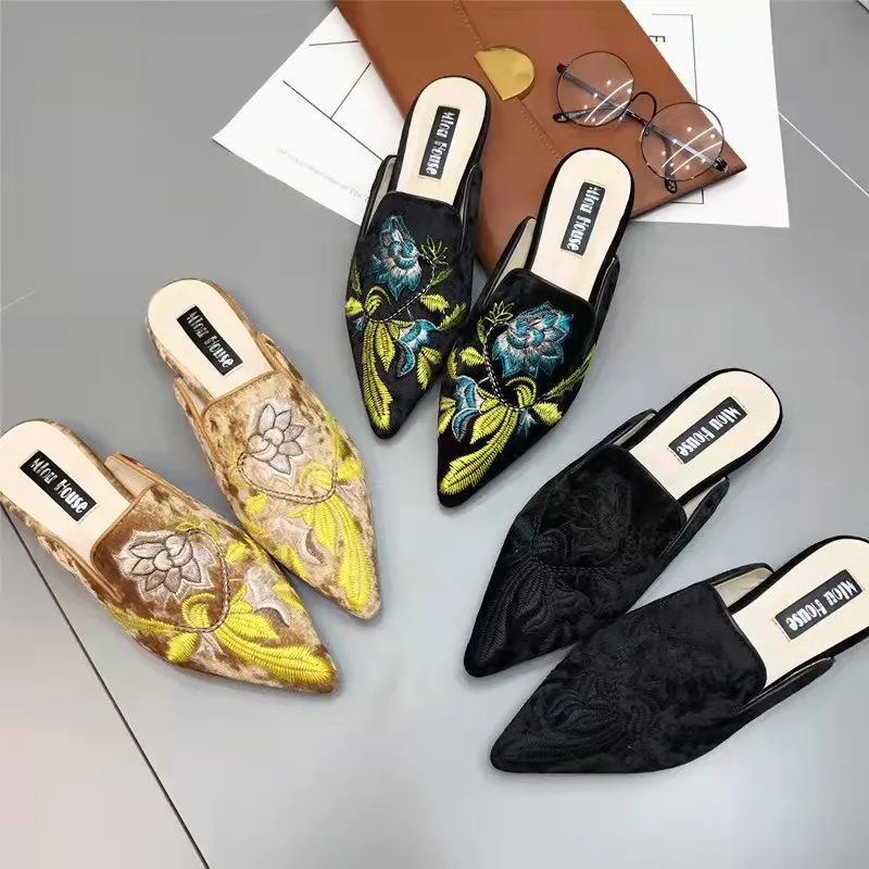 New mules Fashion Women Slippers Silk Embroidery Pointed Toe Flat  Shoes Half  Female Summer Sandals zapatos mujer