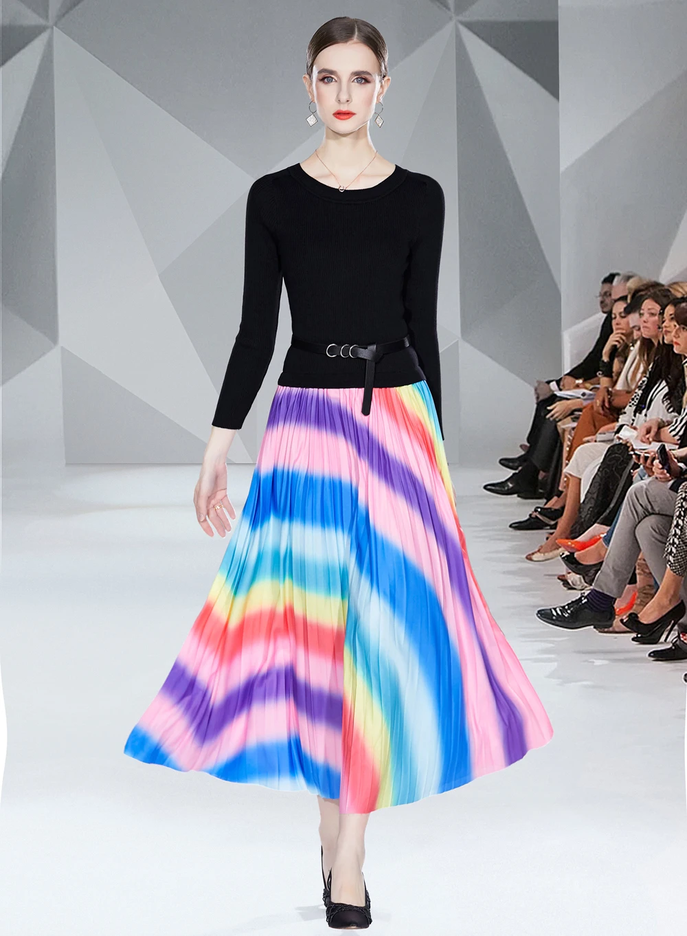 Женское трикотажное платье с длинным рукавом поясом и плиссированной юбкой в