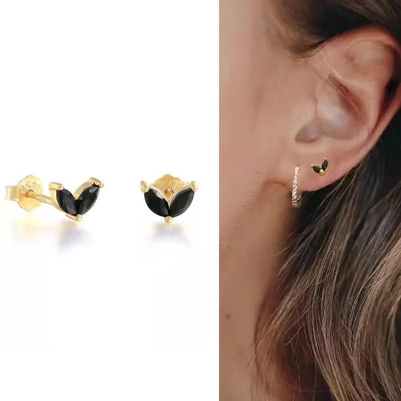 

V-Shaped Female Earrings Women's S925 Silver Fox Eye Earrings Simple Black Zircon Earring Jewelry