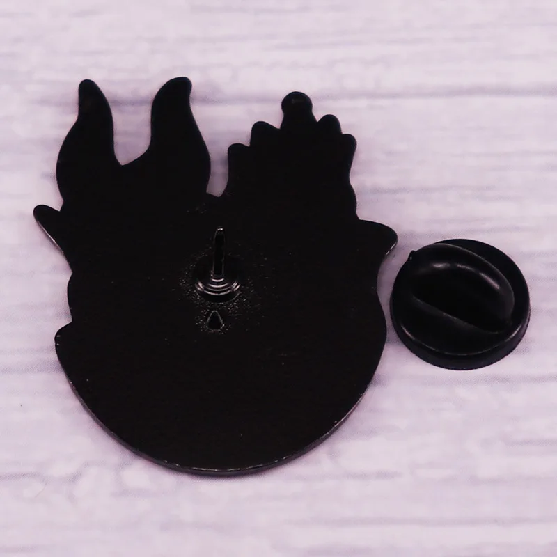 Эмалированная брошь Малефисента Potdemiel