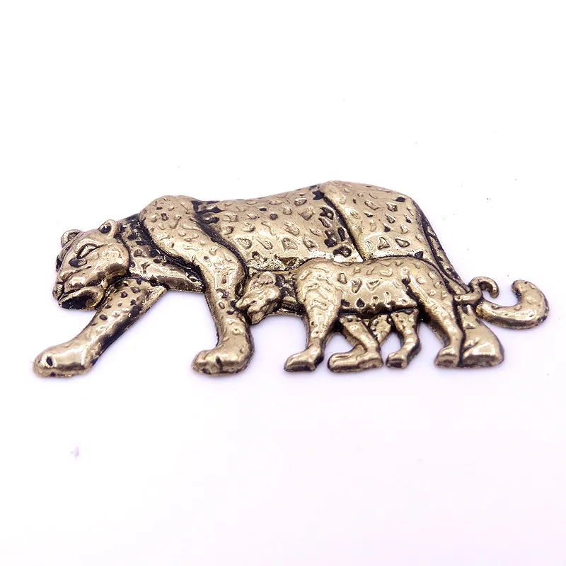 

Personality Golden Leopard DIY Handmade Metal Badge Suitable For ZP Kerosene Oil Lighter Grind Wheel Lighters Decor Accessory