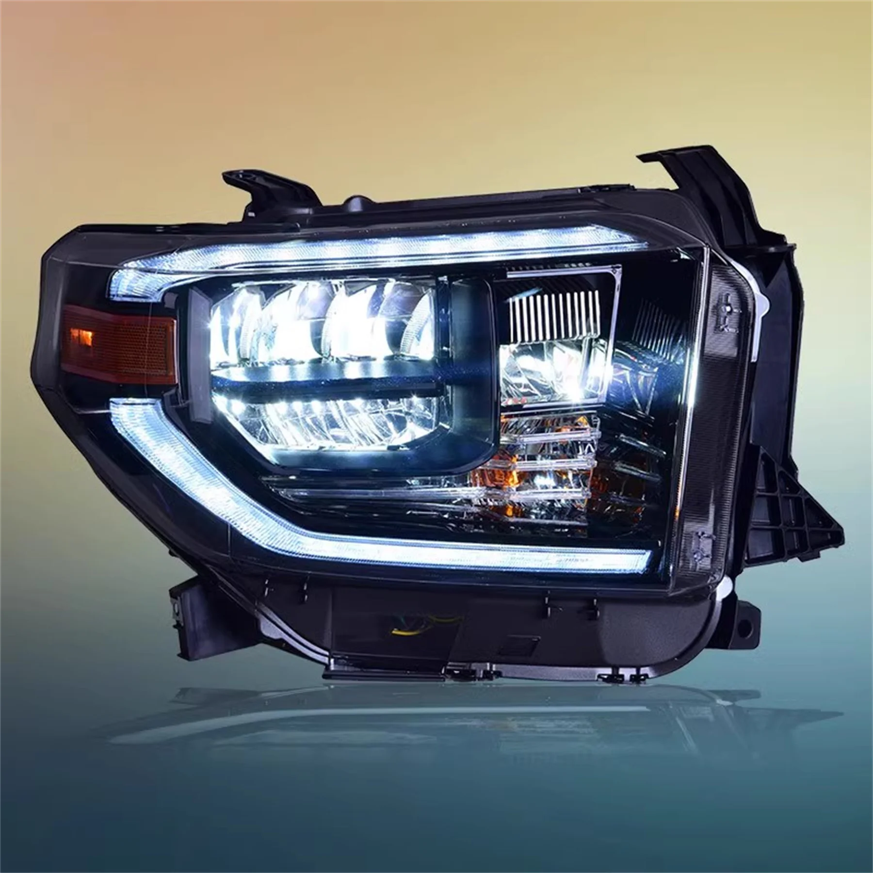 Фонарь для Toyota Tundra 15-19 дневные ходовые огни