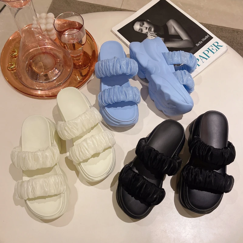 Summer Thick Sole Platform Women's Sandals New Fold Elevated Solid Pine Cake Sole Wearing Women's Sandals and Slippers Outside