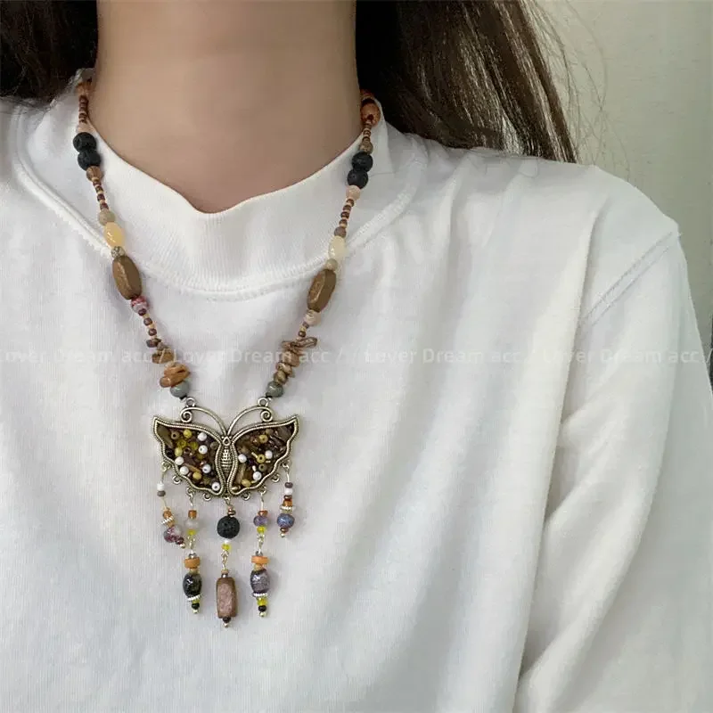 Ожерелье из бисера в виде бабочки натурального камня с уникальным дизайном