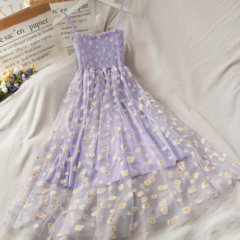 

2021 New Summer French Style Pleated Slim Wasit Retro Sweet Dresses Daisy Mesh Yarn Spaghetti Strap Dress Women