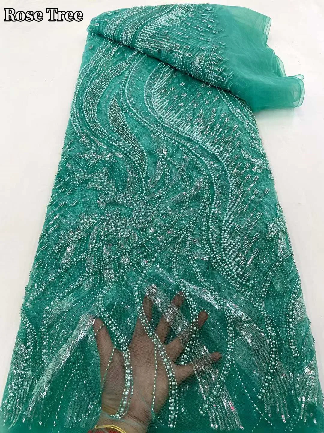 Рисунок 4 - Роскошная ткань с блестками для свадебного платья