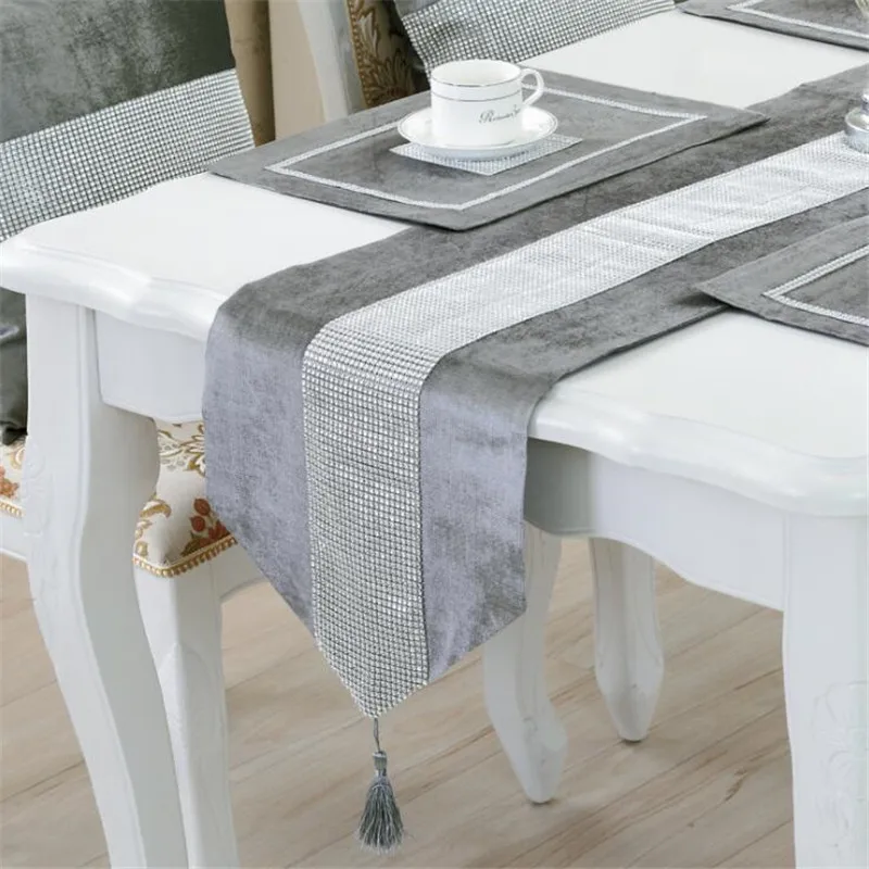 

Luxury High-End Flannel Table Flag Diamond Table Marriage Runners Table Mat Modern Simple Tassel Tablecloth