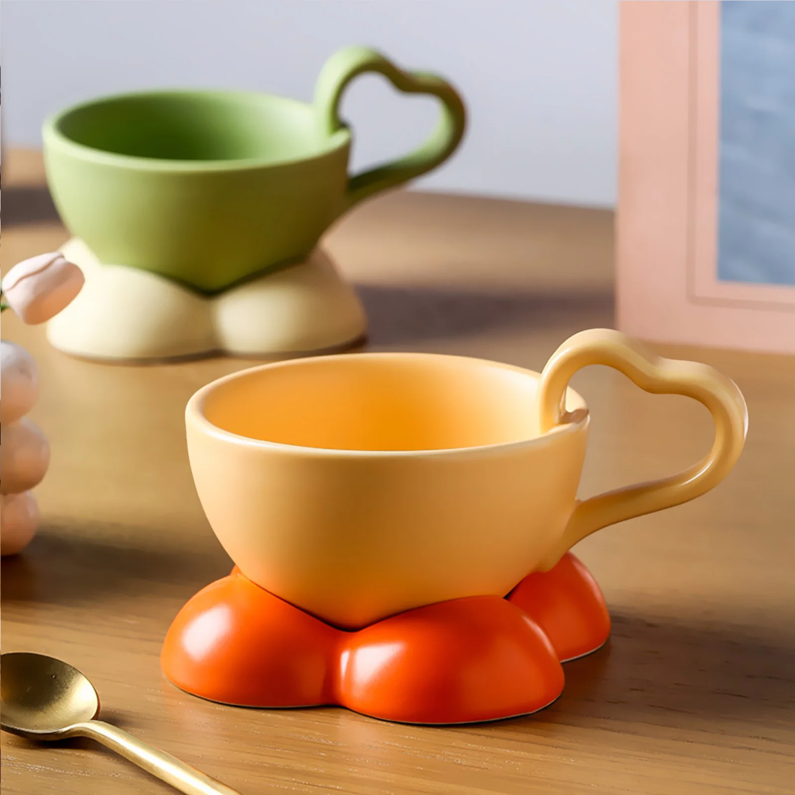 

Cartoon Ceramic Heart Mug With Saucer Breakfast Strawberry Milk Tea Cup Espresso Coffee Cups Personality Gift Tumbler Cup