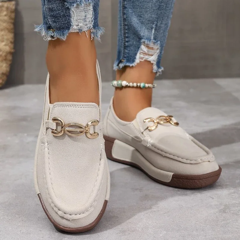 Женские туфли из натуральной кожи на низком каблуке