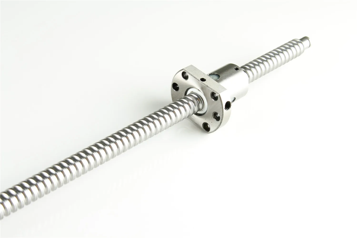 

Шариковый винт LYXCNC SFU1204 12 мм 4 мм 200-1500 мм C7