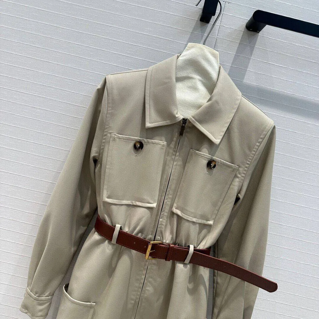 2024 Новое осеннее модное дизайнерское платье в стиле сафари женское с лацканами и