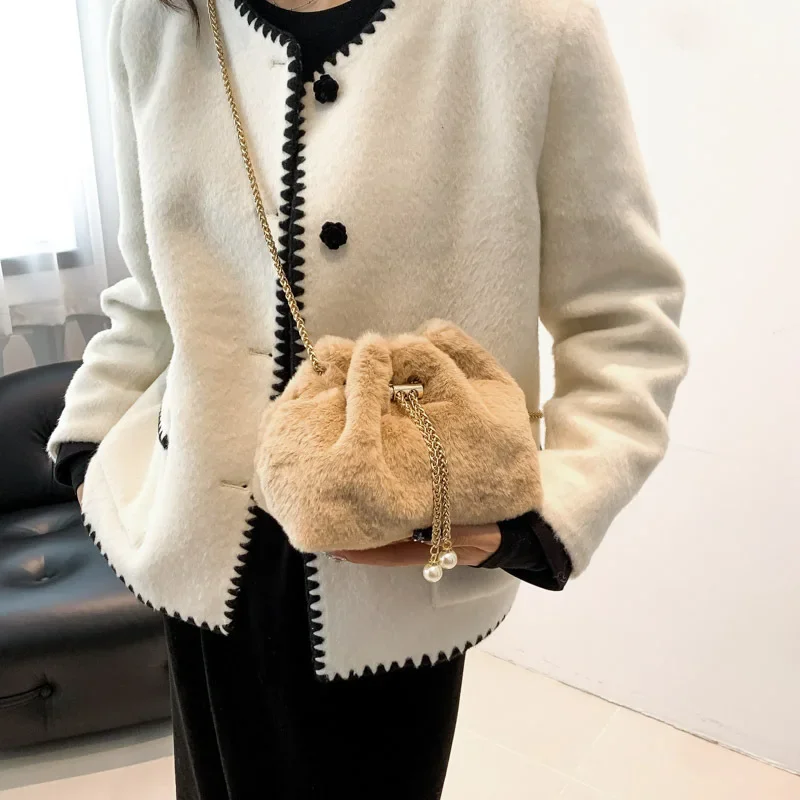 Рисунок 2 - Осенне-зимние ретро сумки-ведра