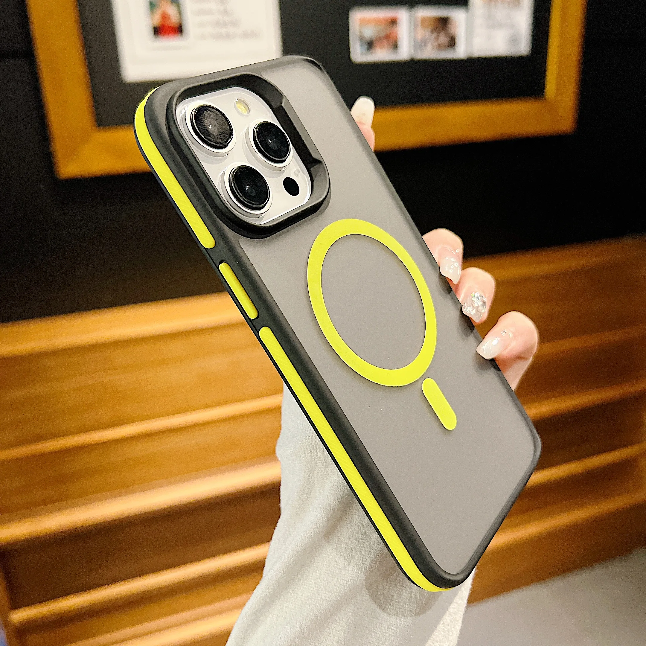 Полупрозрачный матовый магнитный чехол с беспроводной зарядкой для iPhone 16 Pro Max 15 14