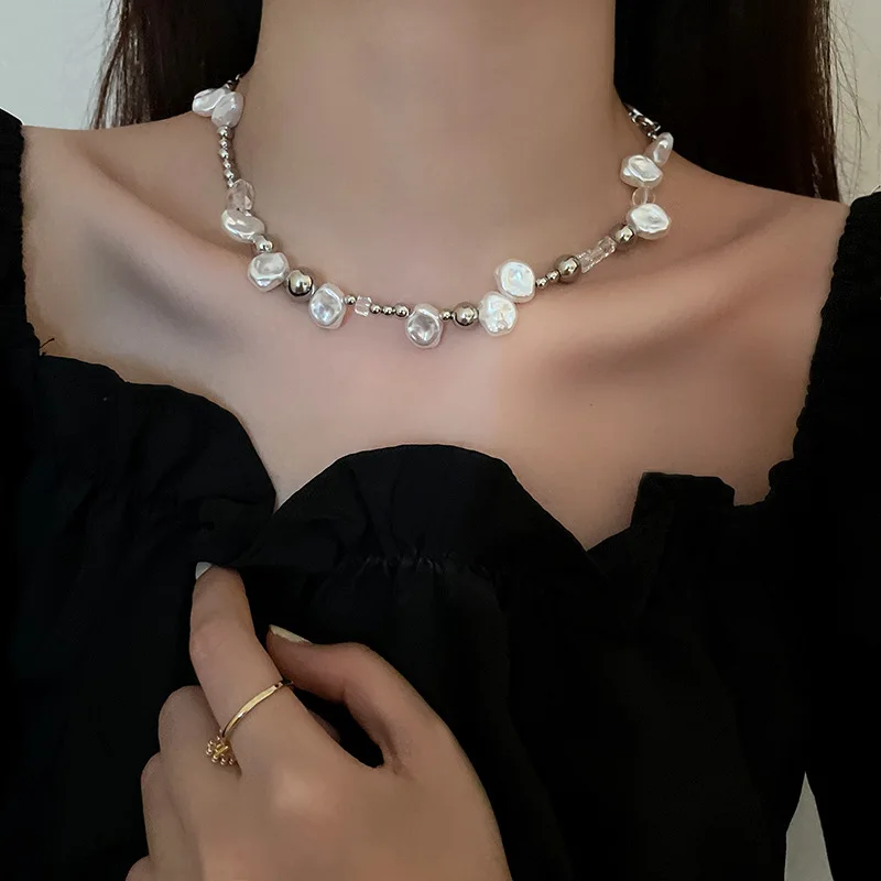 

MASA Korean Cute Irregular Pearl Rhinestones Pendent Necklace for Woman Wedding Engagement Party Fashion Choker MASA61