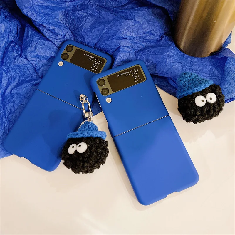 Knitted Coal Ball Elf Pendant Blue Phone Case for Samsung Galaxy Z Flip 4 3 Hard Cover for ZFlip3 Zflip4 Solid Shell Bracket