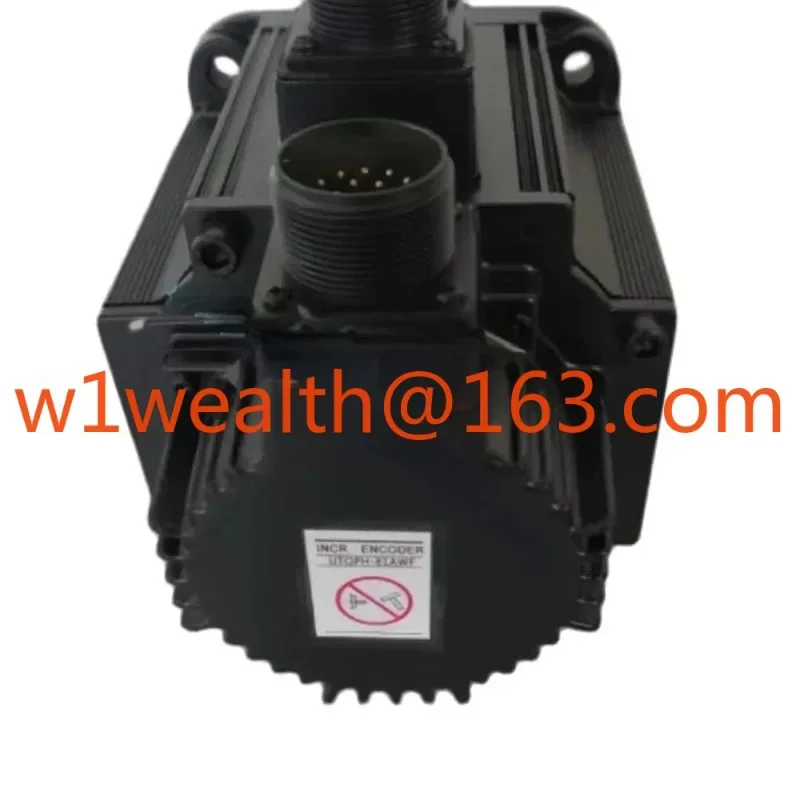 Новый оригинальный серводвигатель SGMG-09A2AB SGMG-09A2ABC