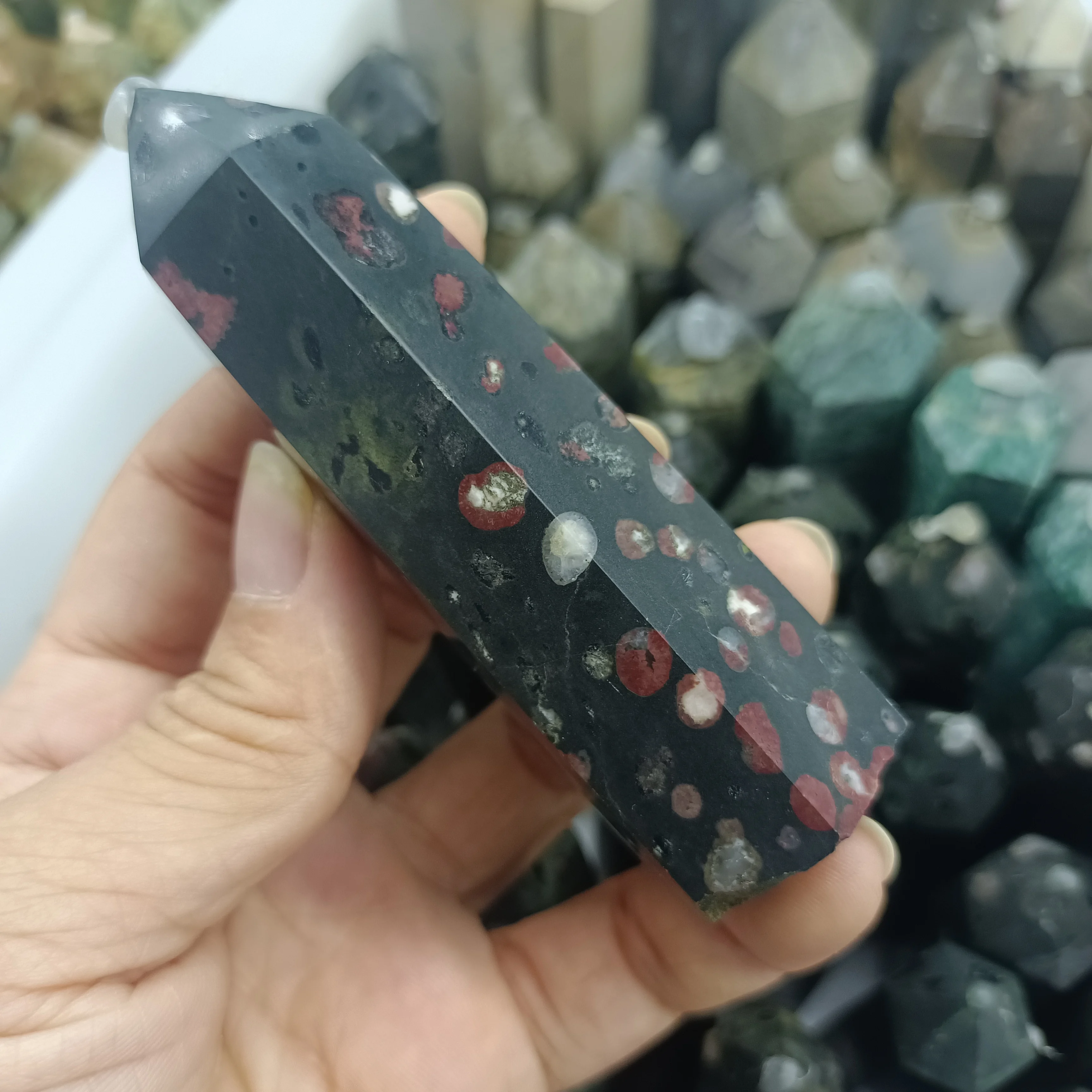 

Натуральный нефритовый хрустальный камень в форме цветка сливы, обелиск, энергетический лечебный Восстанавливающий домашний декор, подаро...