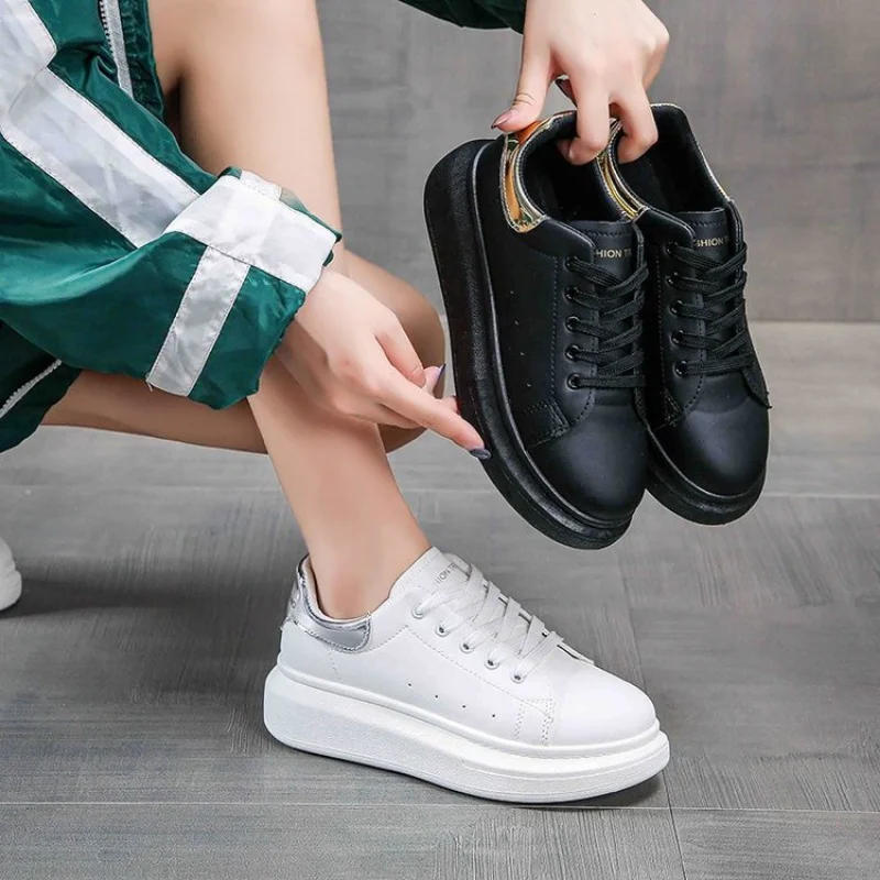 

Women Casual Platform Lace Up Shoes Women's Walking Casual Sneakers Spring Autumn Sport PU Leather Black White Shoes Chunky Flat