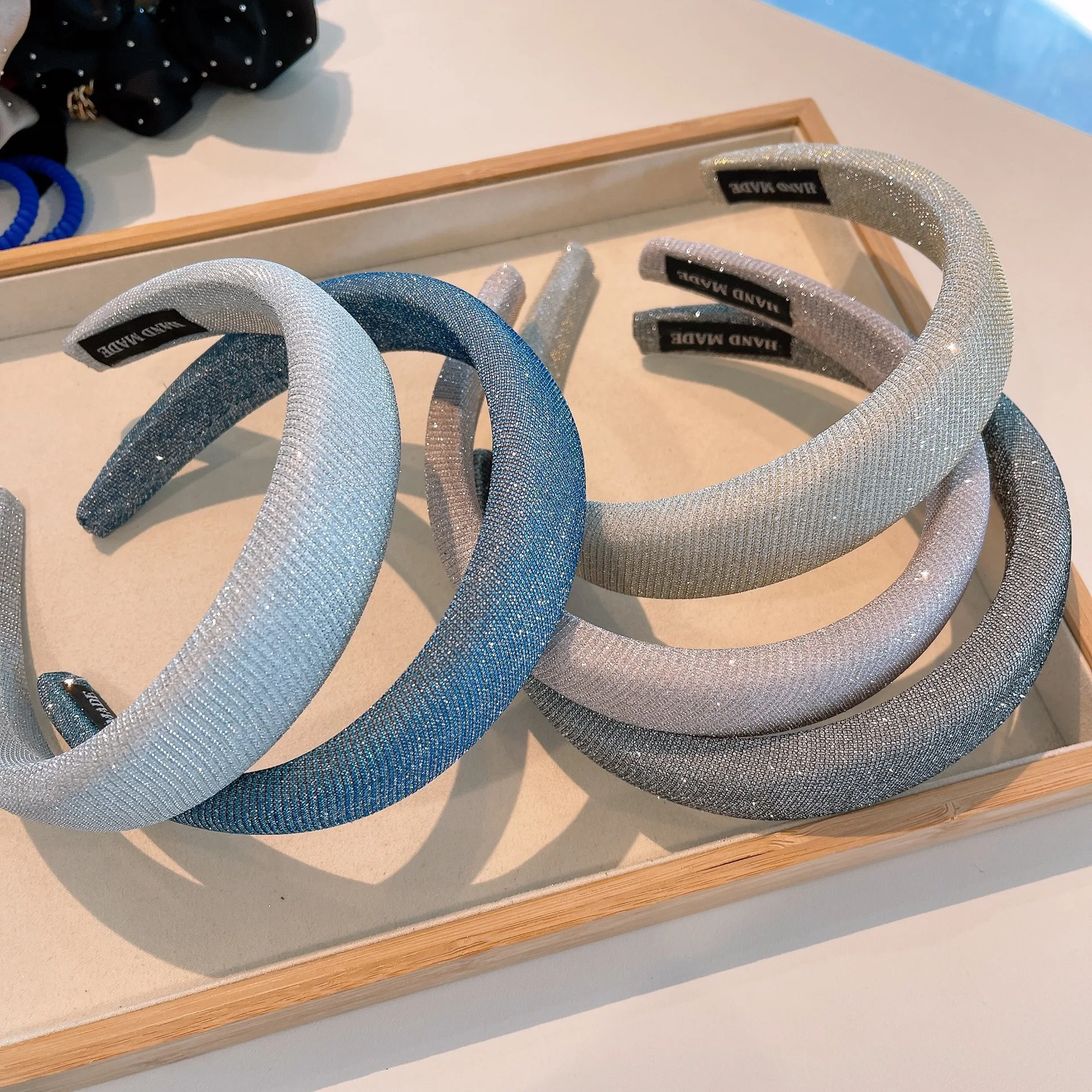 Роскошная синяя однотонная повязка на голову широкая блестящая женская Мягкая