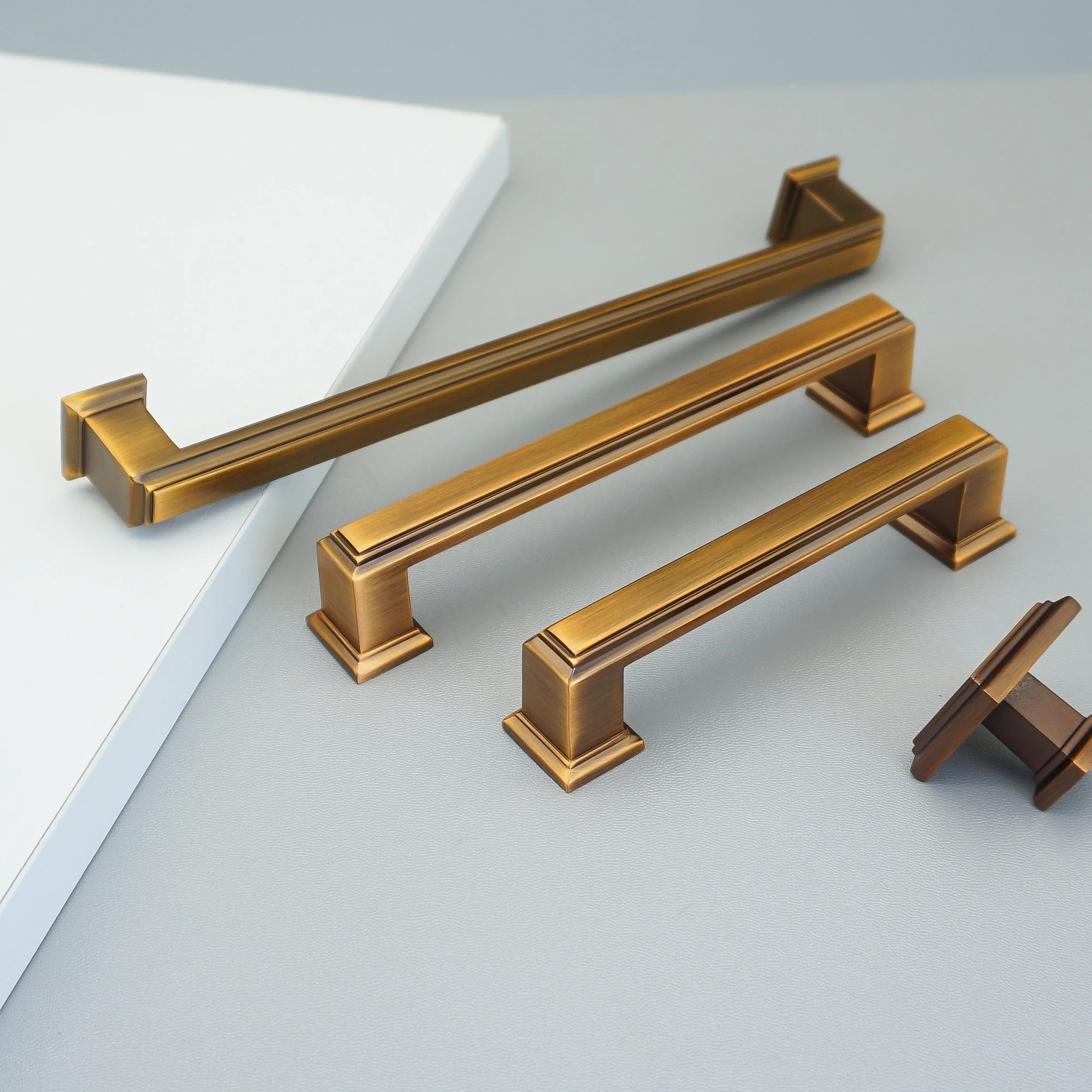 Ручка для шкафа, квадратная, с одним отверстием Ручка для шкафа, квадратная, с одним отверстием