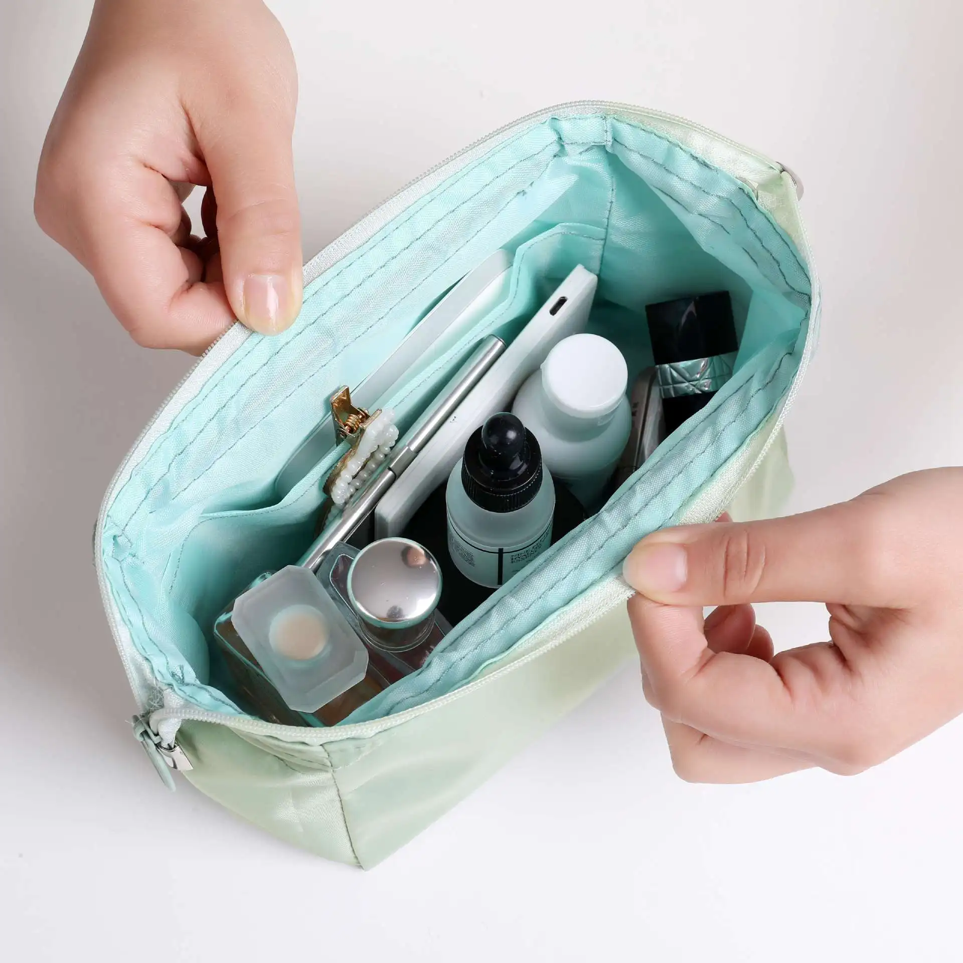

Women Cosmetic Bag Waterproof Makeup Pouch Necessary Travel Organizer Fashion Toiletry Wash Bags Makeup Storage Case Purse