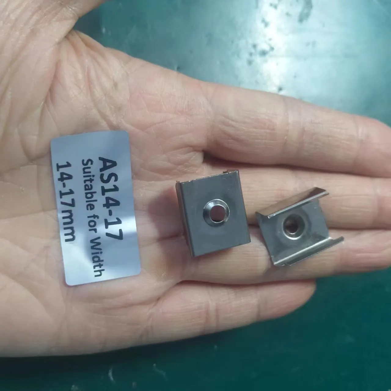 

Металлические зажимы для LED ленты из нержавеющей стали