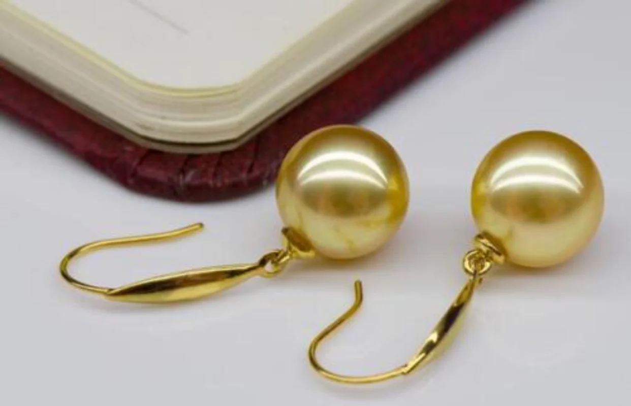 A Pair 9-10mm Natural South Sea Gold Round Pear Earring