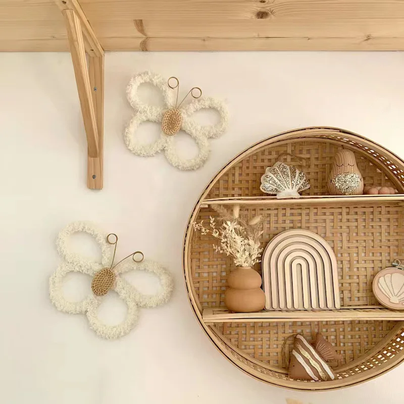 

Розовые настенные декоры бабочка и ромашка