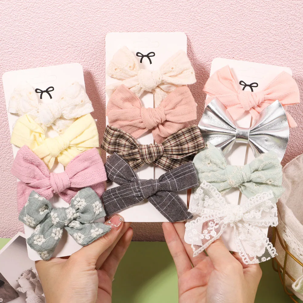 

Новинка набор заколок для волос 4 шт./компл. кружевные головные уборы с милым бантом и вышитыми цветами детская шпилька головной убор аксесс...