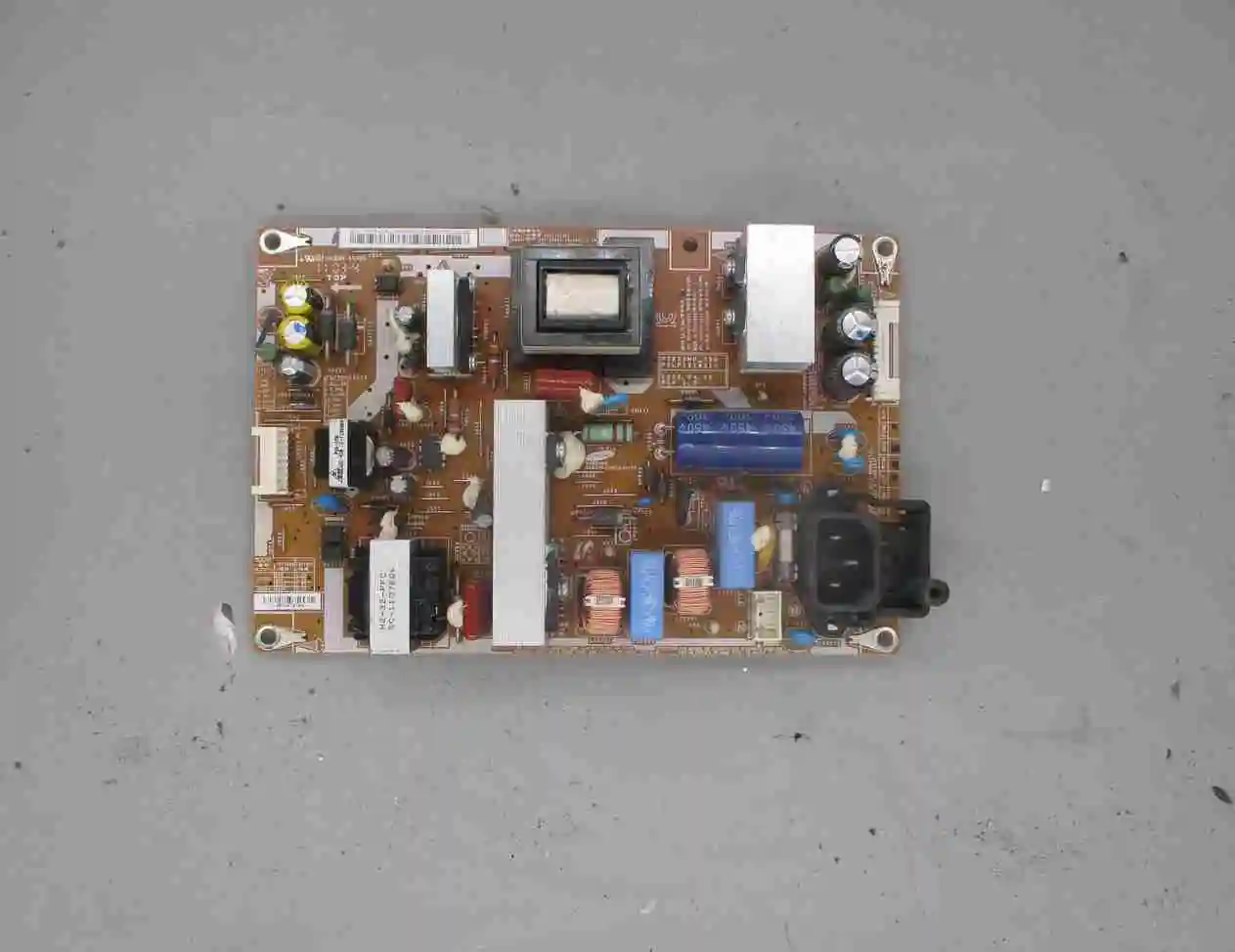 

Disassemble for Samsung La32c360e1 Power Board P2632hd-asm Pslf121401a Bn44-00338a