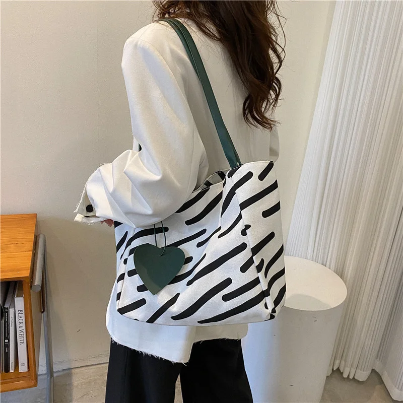 New Stripe Canvas Shoulder Bag Korean Simple Leisure Student Nylon Waterproof Underarm Tote Bags Handbag for Women Satchels