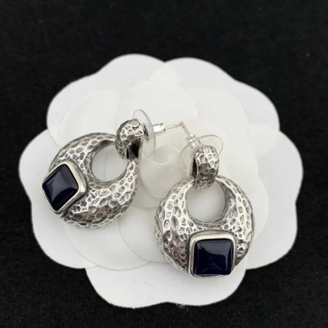 

Европейские и американские нишевые модные дизайнерские защитные серьги