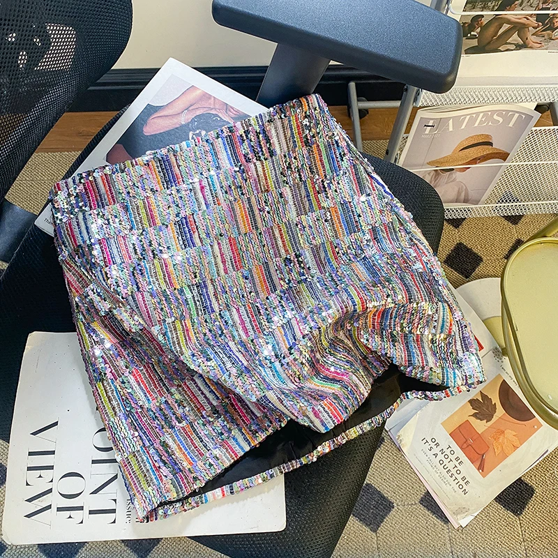 

Женская микро-юбка с заниженной талией и оборками